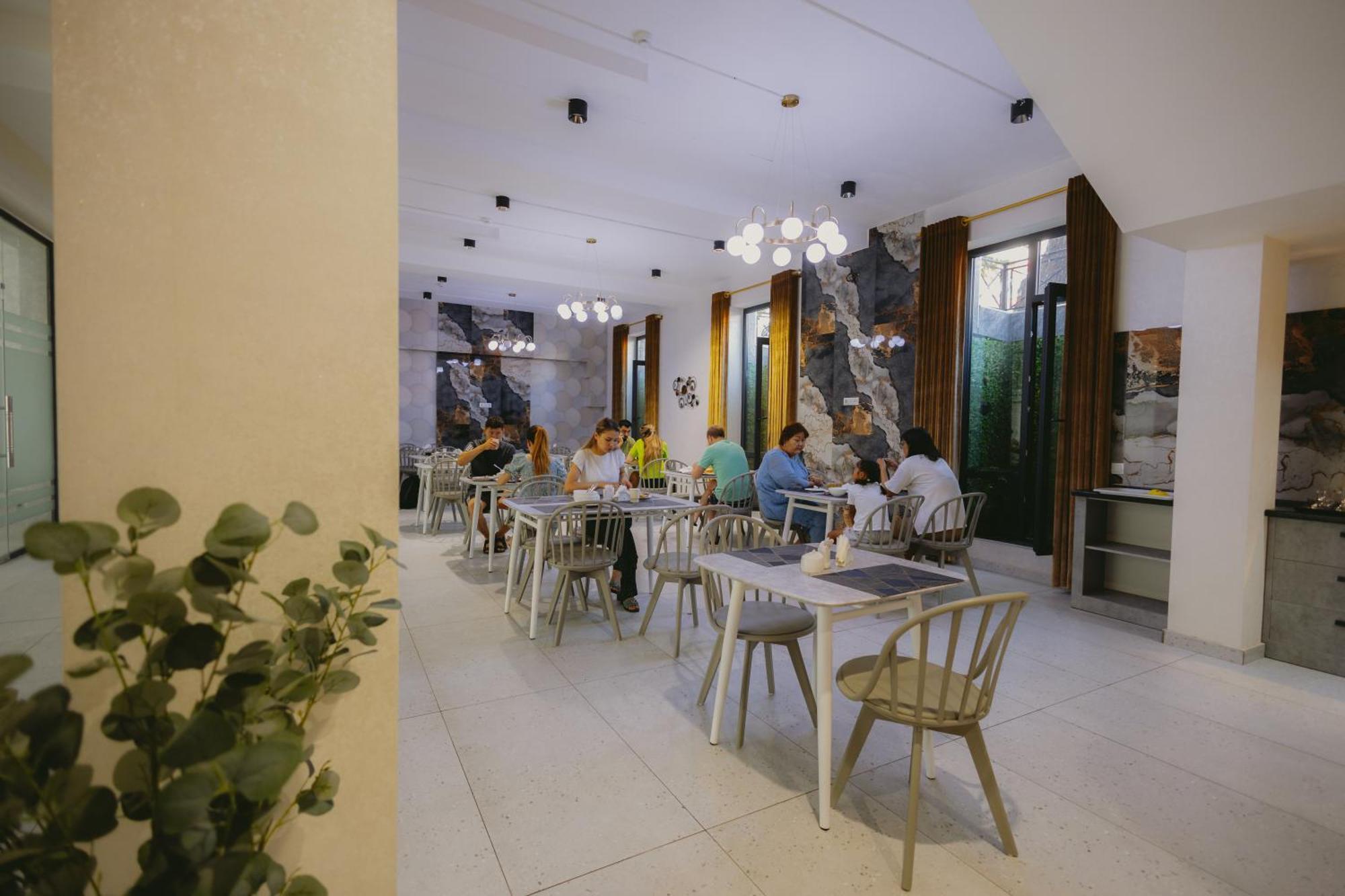 Beshchinor Hotel Tasjkent Buitenkant foto