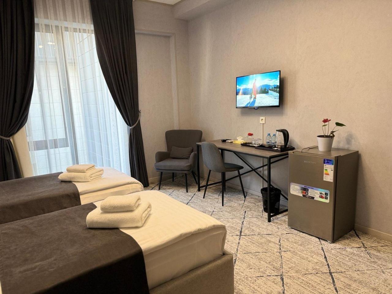 Beshchinor Hotel Tasjkent Buitenkant foto