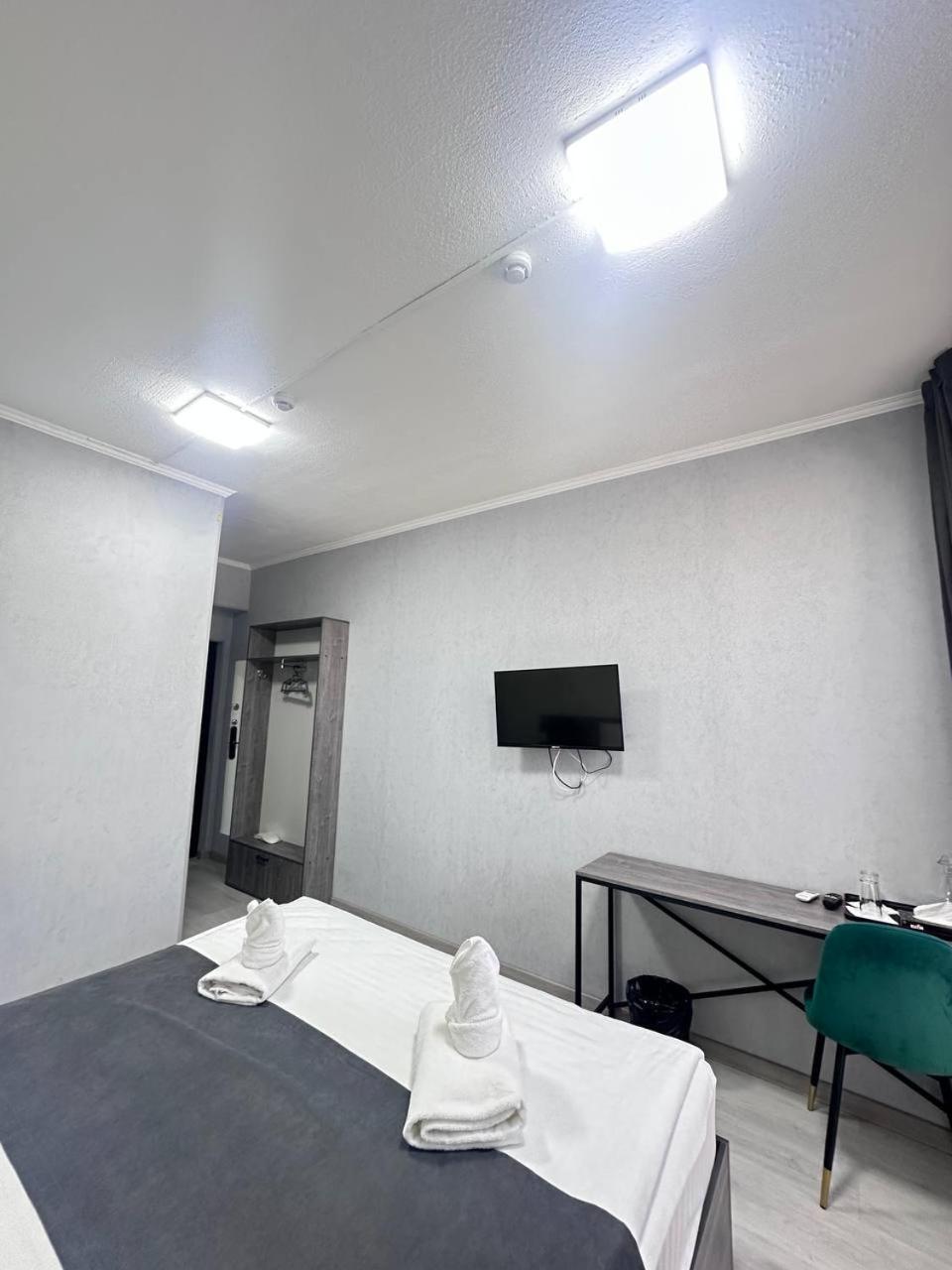 Beshchinor Hotel Tasjkent Buitenkant foto