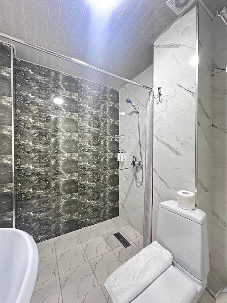 Beshchinor Hotel Tasjkent Buitenkant foto