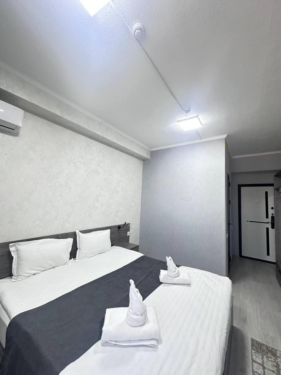 Beshchinor Hotel Tasjkent Buitenkant foto
